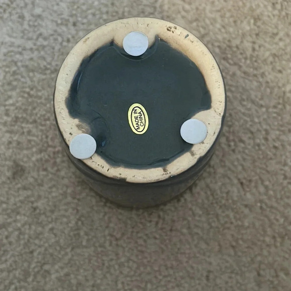 Ceramic gray pot - Picture 3 of 5